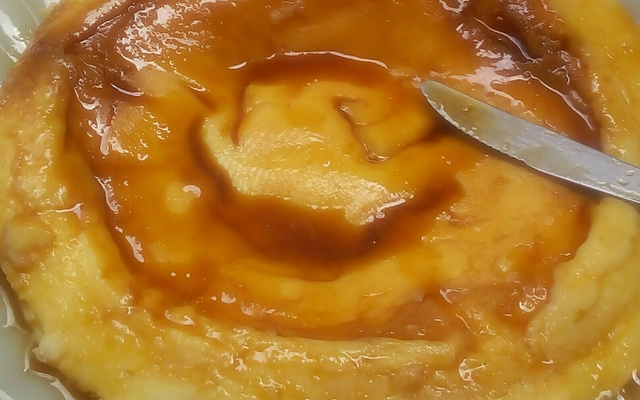 Pudim de leite em pó de microondas