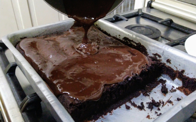 Delicioso bolo preto facílimo - Falso brownie