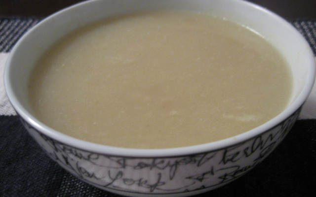 Creme de cebola com massa de aipim