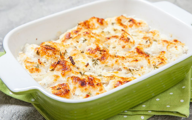 Filé de peixe ao molho branco