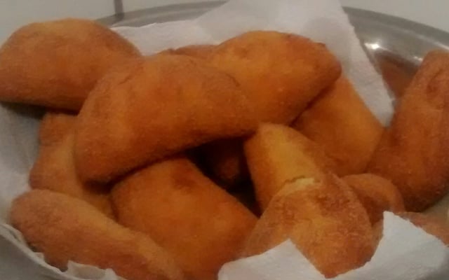 Pastel de massa cozida (risóles)