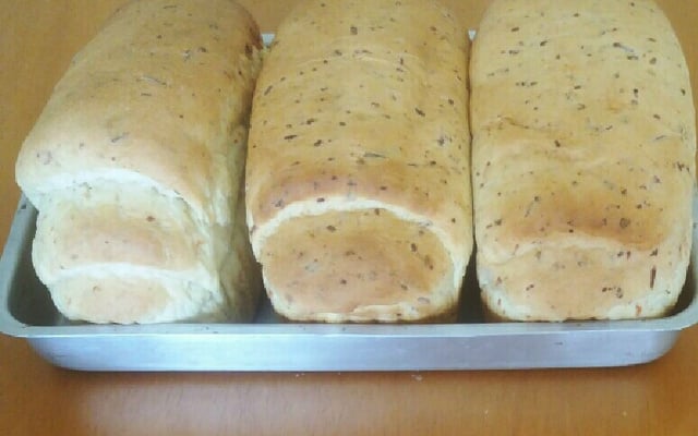 Pão caseiro temperado rápido