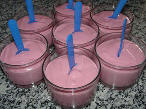 Sobremesa tipo Danoninho caseiro