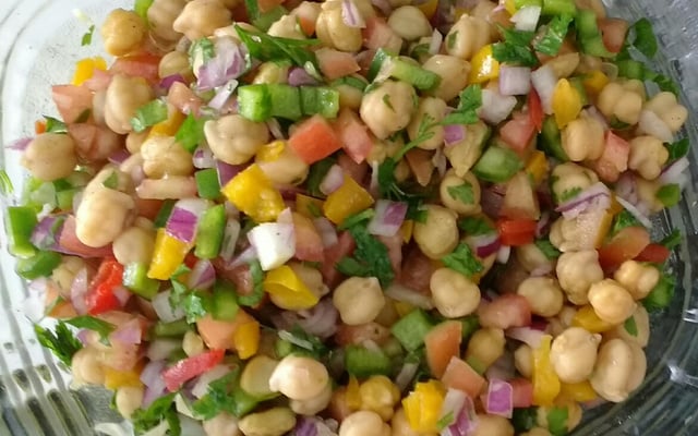Salada de grão-de-bico