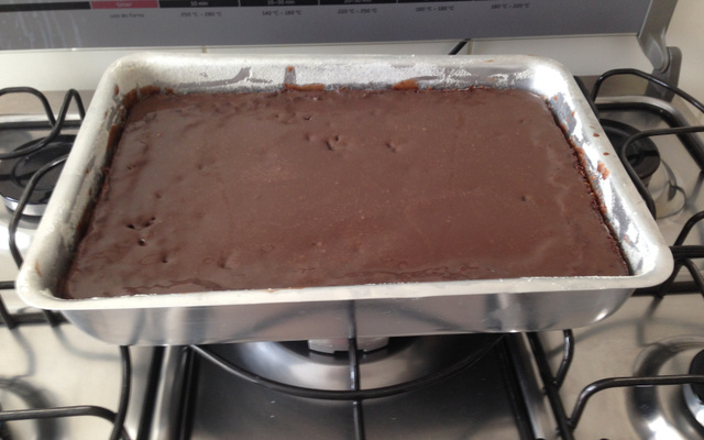 Bolo à moda Fabíola