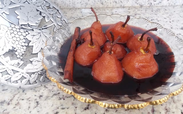 Pêras ao vinho