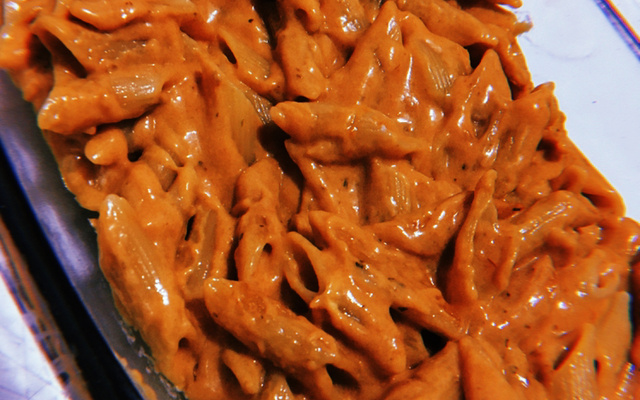 Macarrão com mussarela na panela de pressão