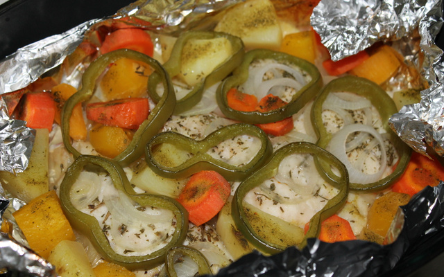 Filé de peixe com legumes