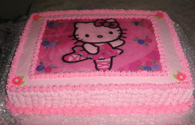 Bolo de aniversário de pêssego com fotos