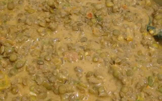 Strogonoff de carne moída e lentilha