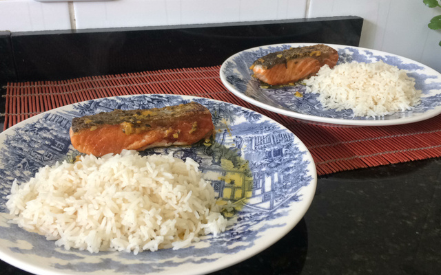Salmão com molho de maracujá