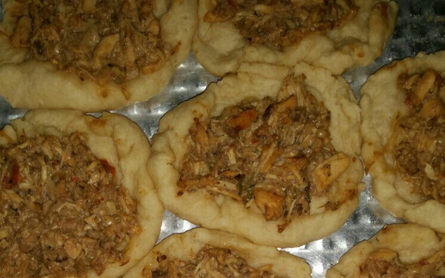 Esfirra aberta de carne