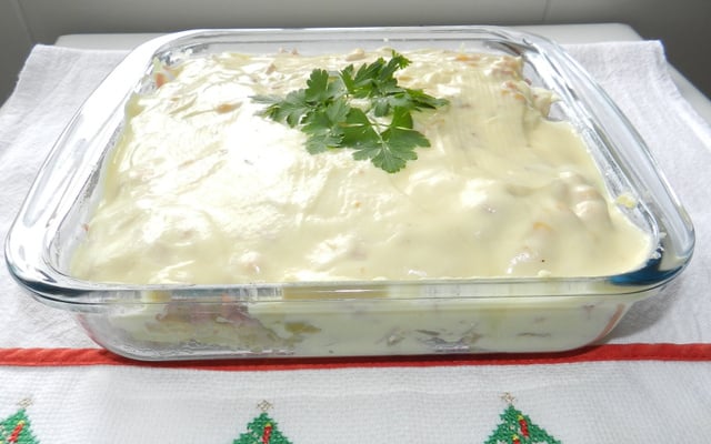 Escondidinho de requeijão com carne moída