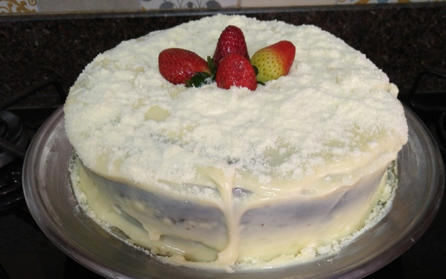 Bolo vulcão de leite ninho