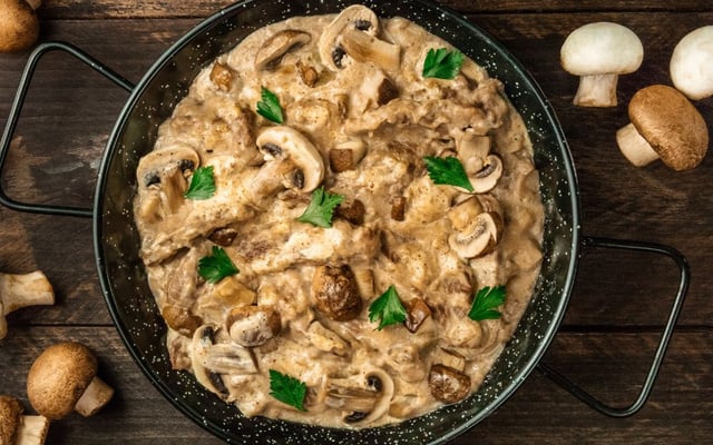 Estrogonofe de cogumelos (vegetariano)