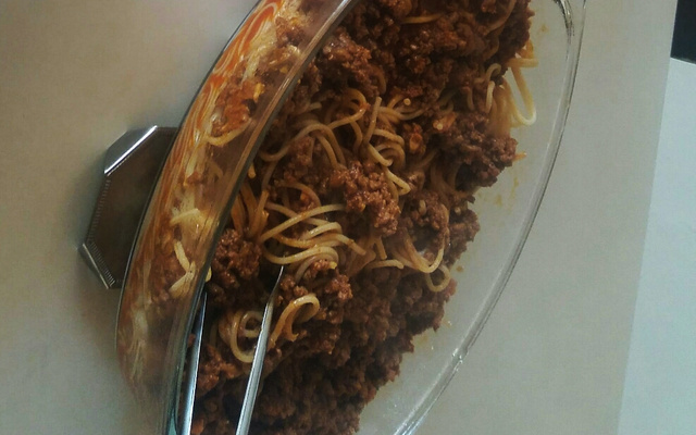 Macarrão com carne moída e queijo