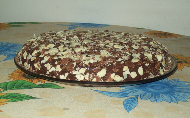 Torta gelada de chocolate e coco