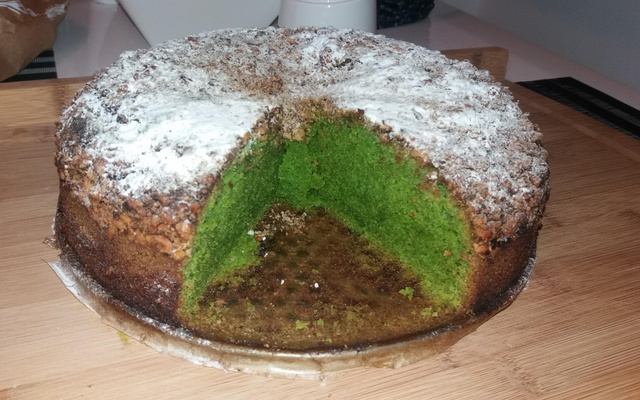 Bolo Polonês de espinafre com nozes