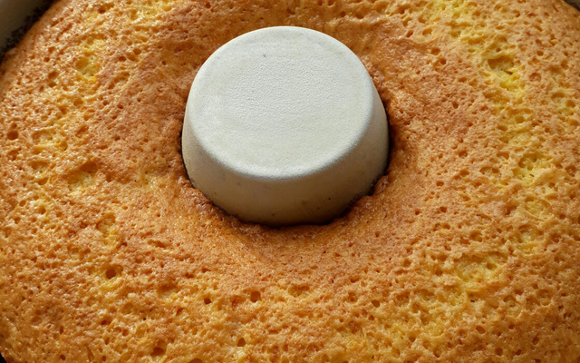 Bolo de laranja com casca