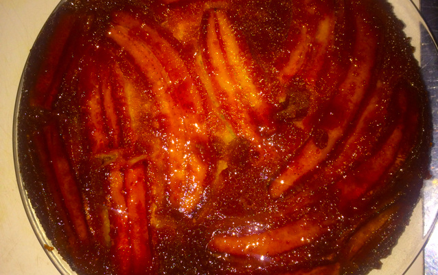 Bolo de banana caramelado