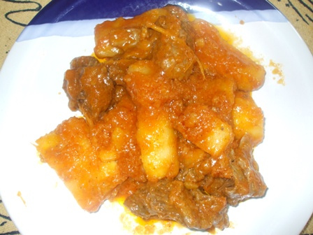 Vaca atolada (carne com mandioca)