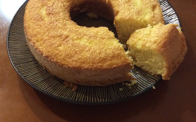 Bolo de laranja com casca