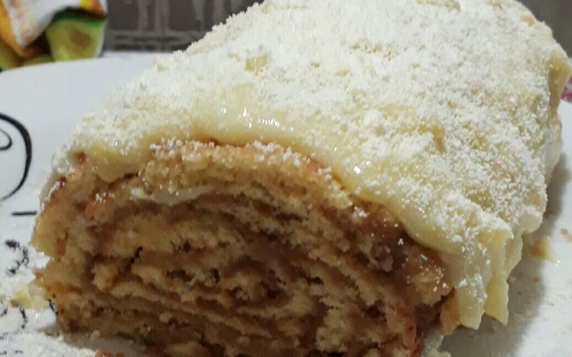 Quitute de goiaba (bolo de rolo)