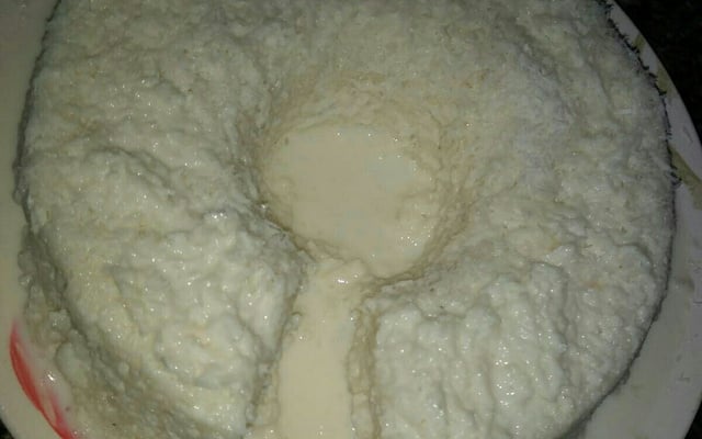 Bolo de tapioca com coco gelado (não vai ao fogo)
