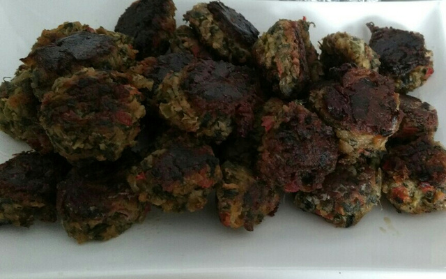 Bolinho de espinafre assado