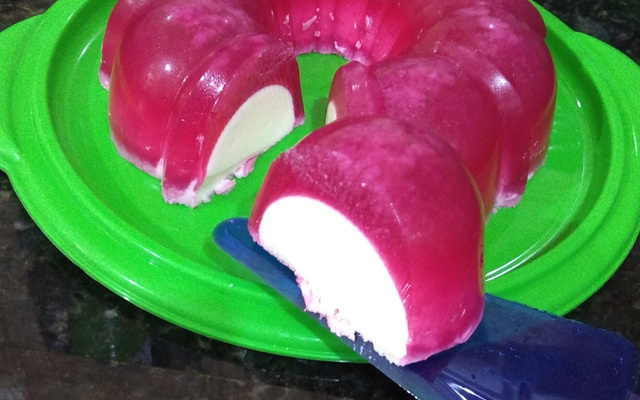 Gelatina recheada simples