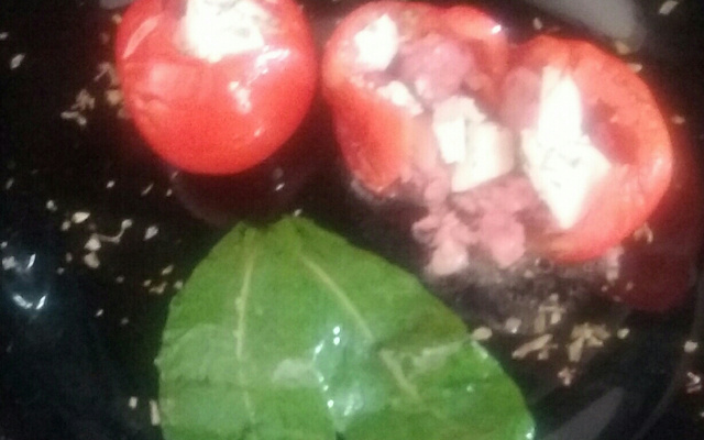 Tomate recheado com linguiça Blumenau