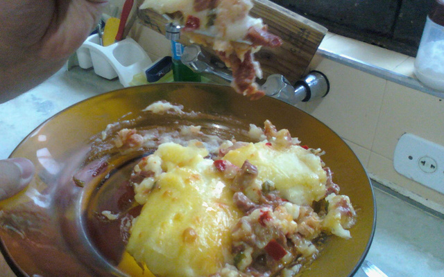 Escondidinho de mandioca com carne seca