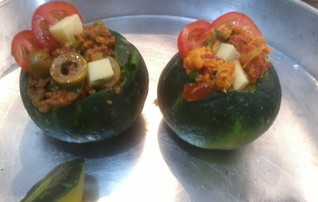 Abobrinha recheada com frango