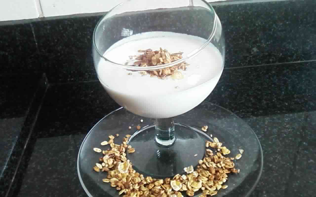 Iogurte caseiro integral