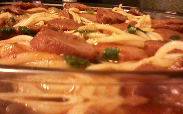 Espaguete com molho de calabresa