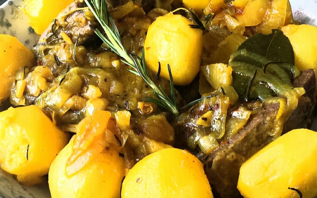 Costela com batata de pressão