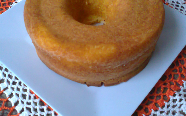 Bolo de fubá com leite condensado