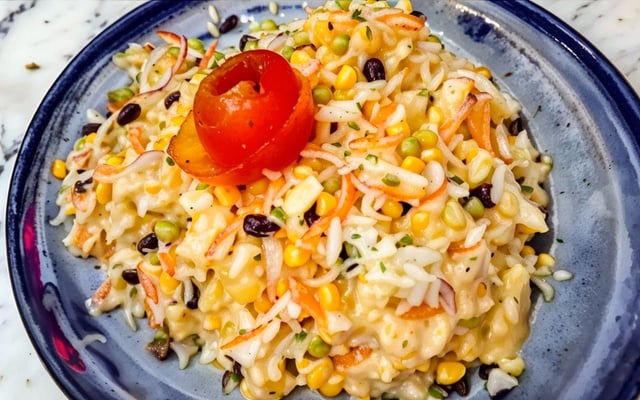 Salada tropical refrescante