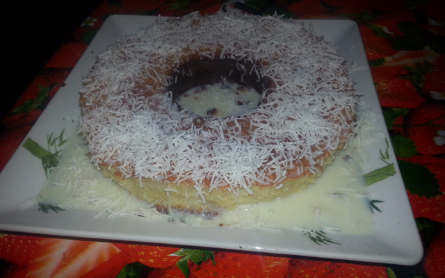 Bolo de laranja gelado com coco