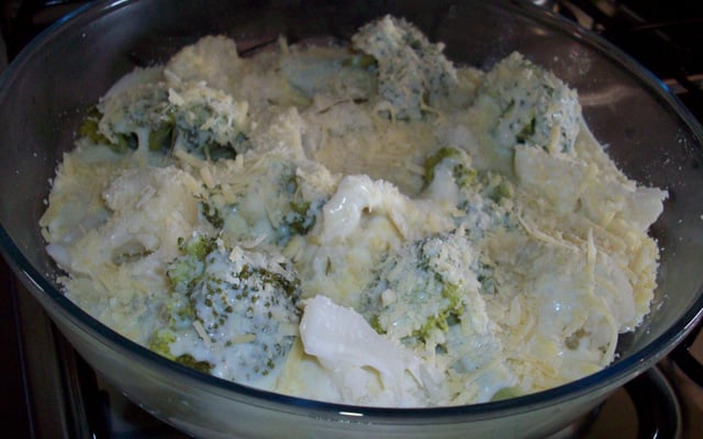 Couve-flor e brócolis gratinados