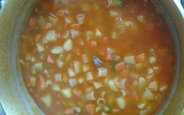 Sopa econômica de legumes