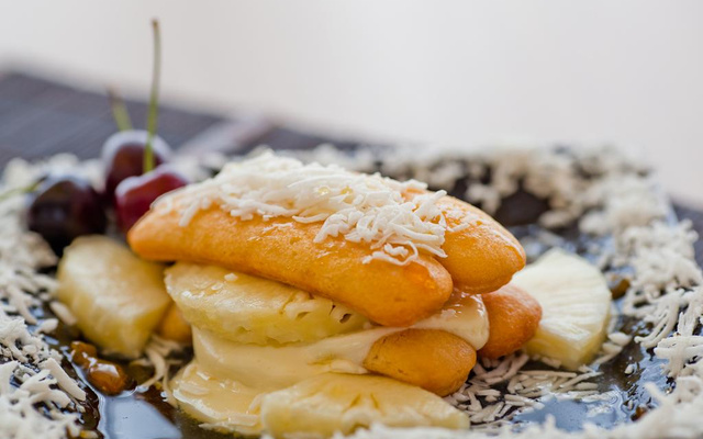 Pavê com abacaxi e coco