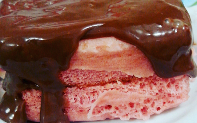 Bolo de Micro-ondas com Nesquik de Morango