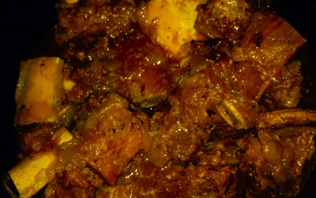 Costela bovina no bafo da cebola