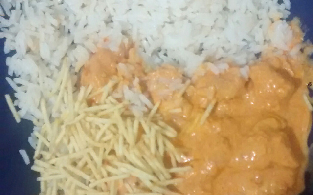 Estrogonofe de frango rápido, fácil e delicioso