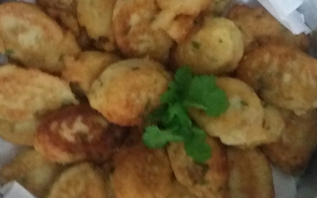 Bolinho frito de arroz