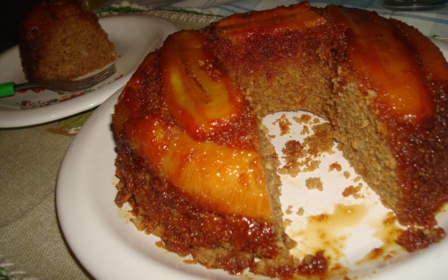 Torta caramelada de banana