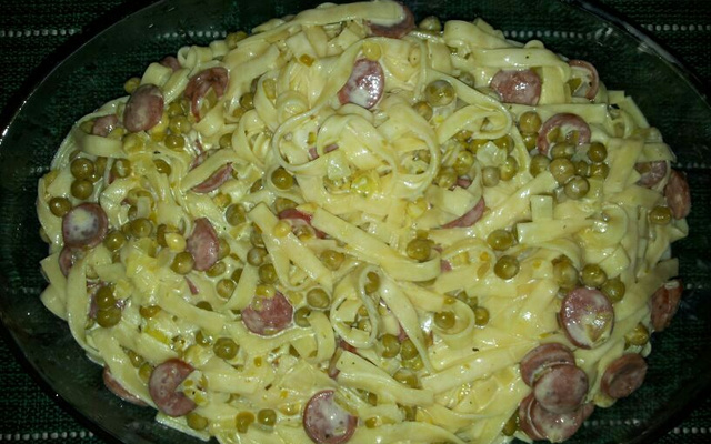 Macarrão com ervilhas