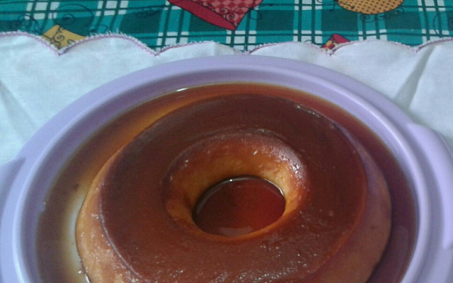 Pudim de leite condensado de padaria