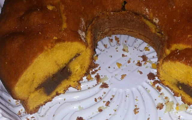 Bolo de cenoura trufado